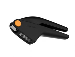 FISKARS PRASKA DO CZOSNKU 18cm  FUNCTIONAL FORM