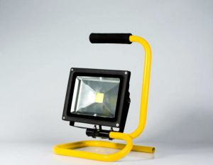 VOLTENO REFLEKTOR LED 20W PRZENOŚNY